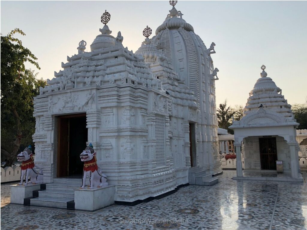 The white temples of Shri Jagannath Mandir at dusk in Delhi