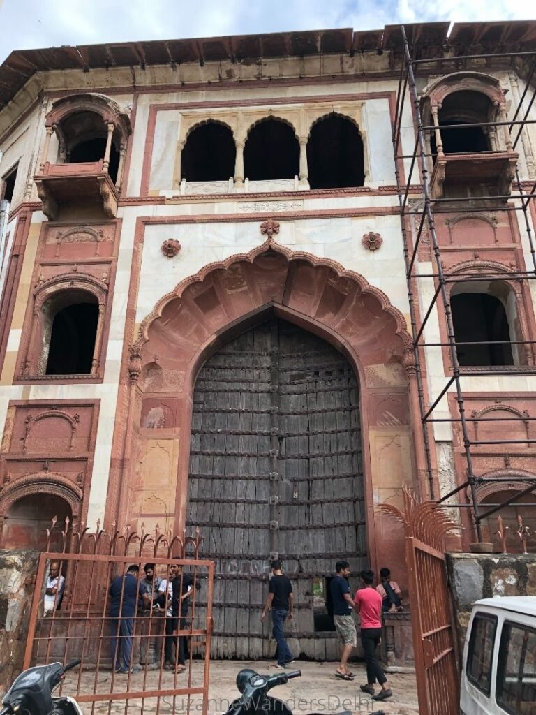 massive wooden entrace doors of Zafar Mahal 