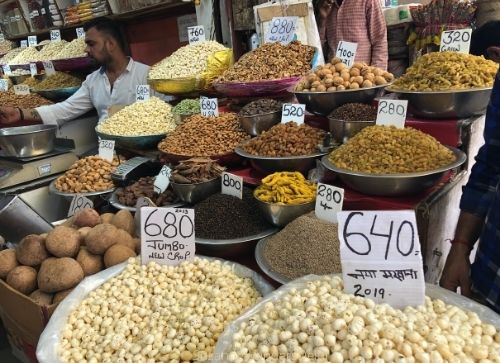 display of spices at the spice market in Old Delhi, one of the best things to do in Delhi