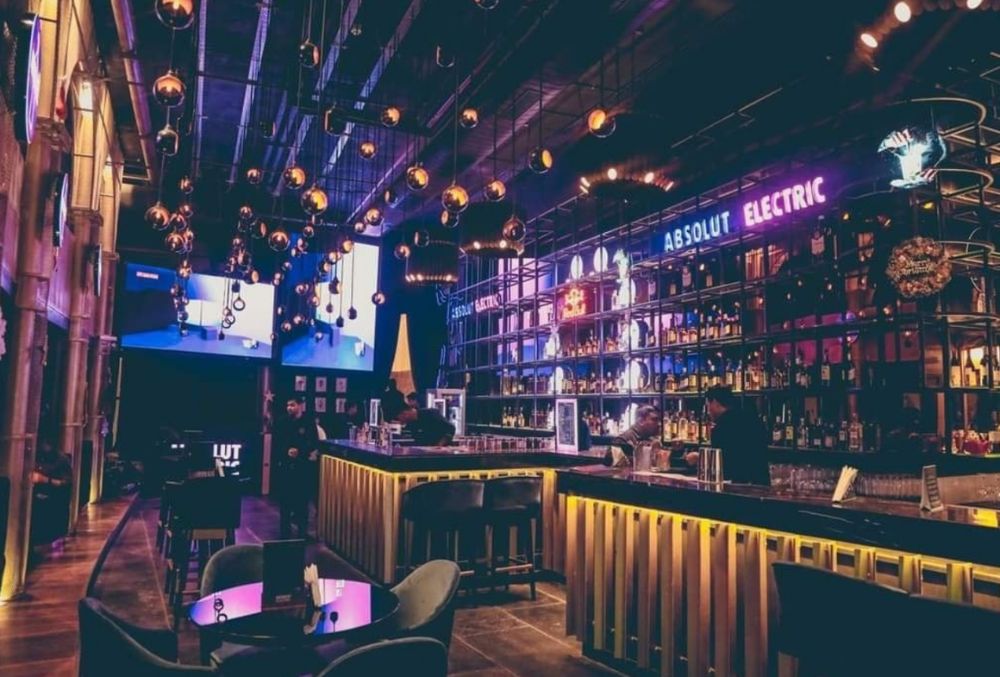 Nightlife in Delhi: Best Bars, Clubs, & More