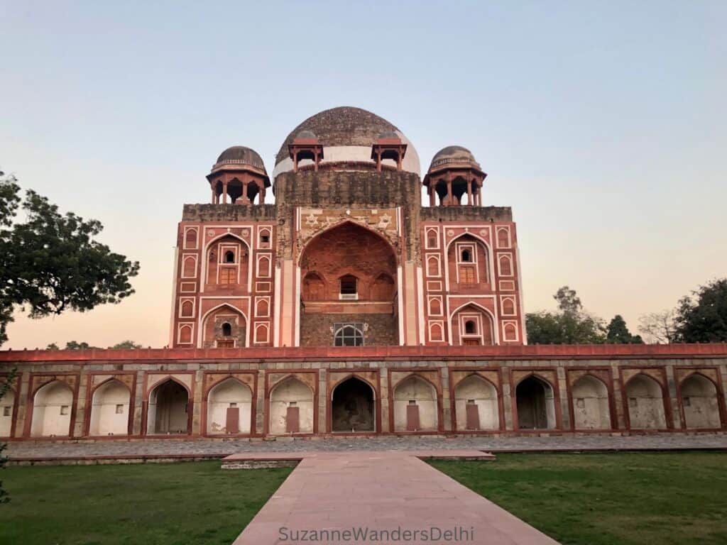 Front view of Abdul Rahim Khan-i-Khanan tomb at dusk, one of the best spots in Delhi for a picinc