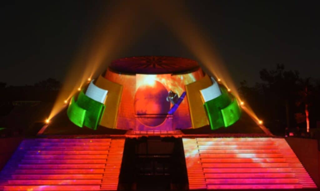 The sound and light show displayed on the exerior wall of Delhi's Prime Ministers Museum