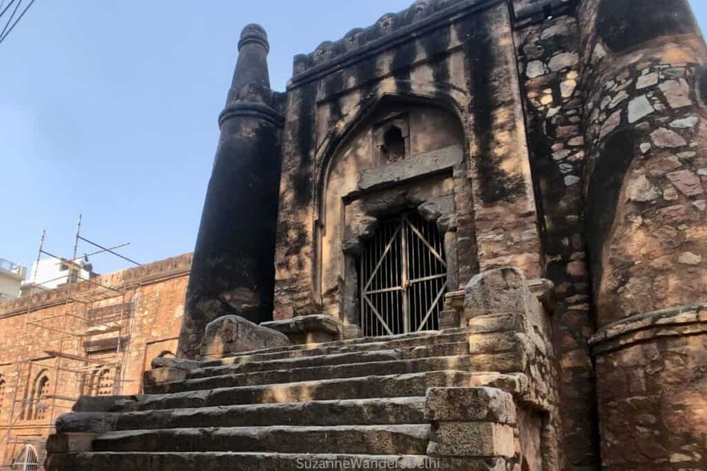 Exterior view of stairs and entrance gate of Khirki Masjid