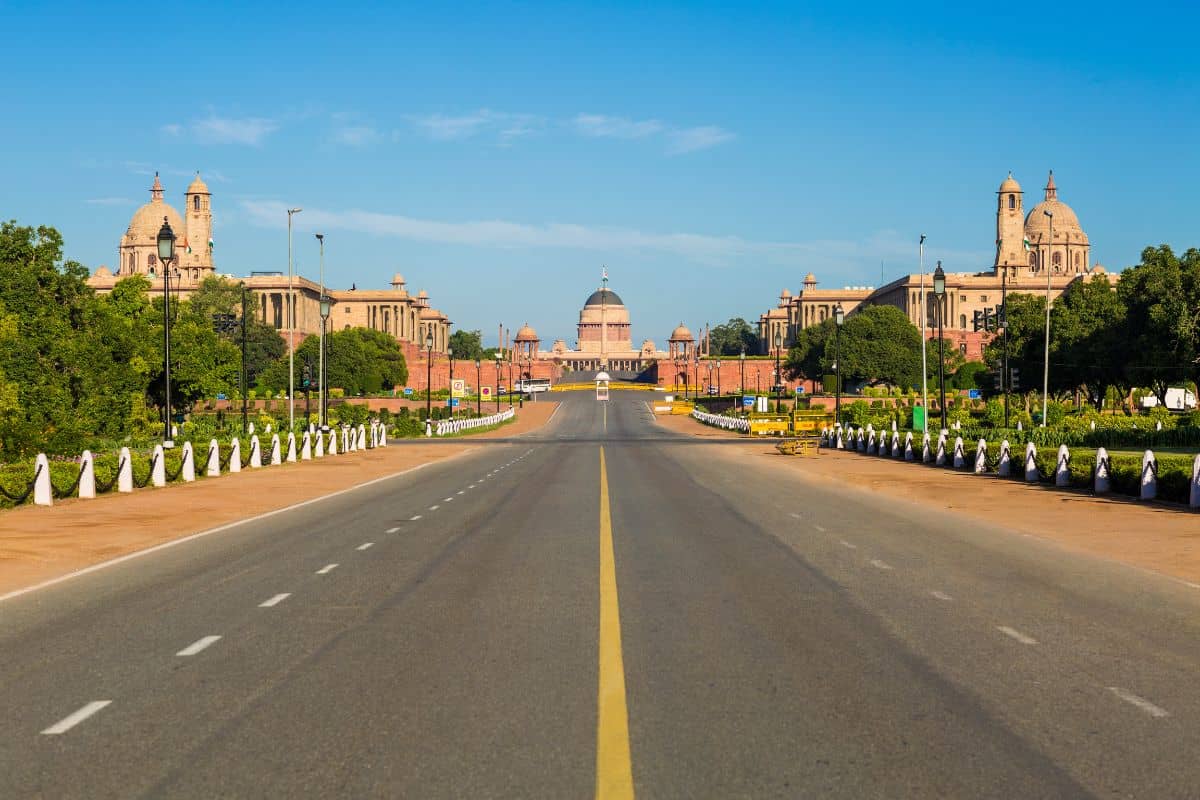 View up Karavya Path toward Rashtrapti Bhavan