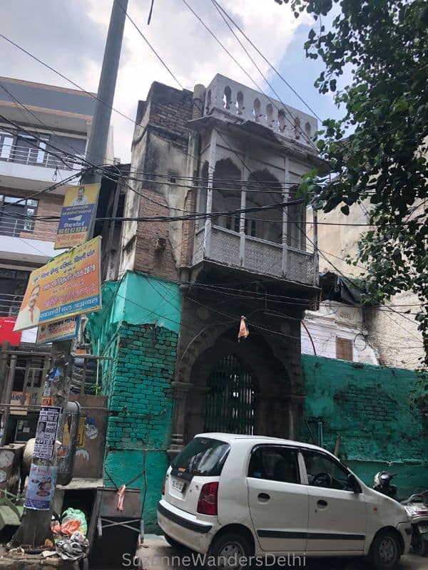 Paharganj street with old building and latticed balcony - this area is not safe at night