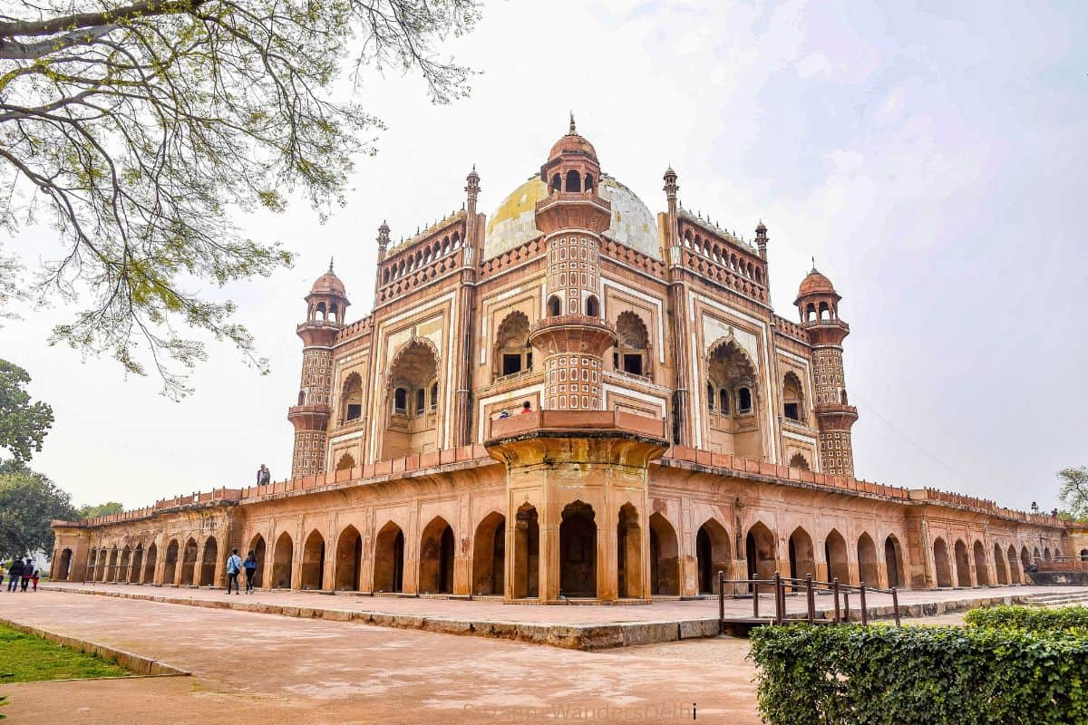 wide view of Safdarjung Tomb from an angle