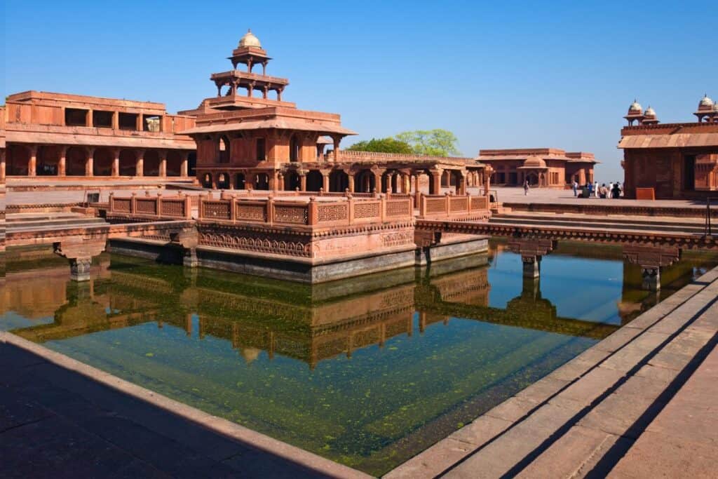 Fatehpuri Sikri pool of water and pavilions, a must see on the Golden Triange of India