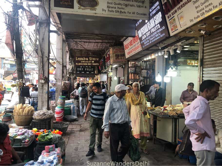 sidewalk in Khari Baoli, with pedestrians